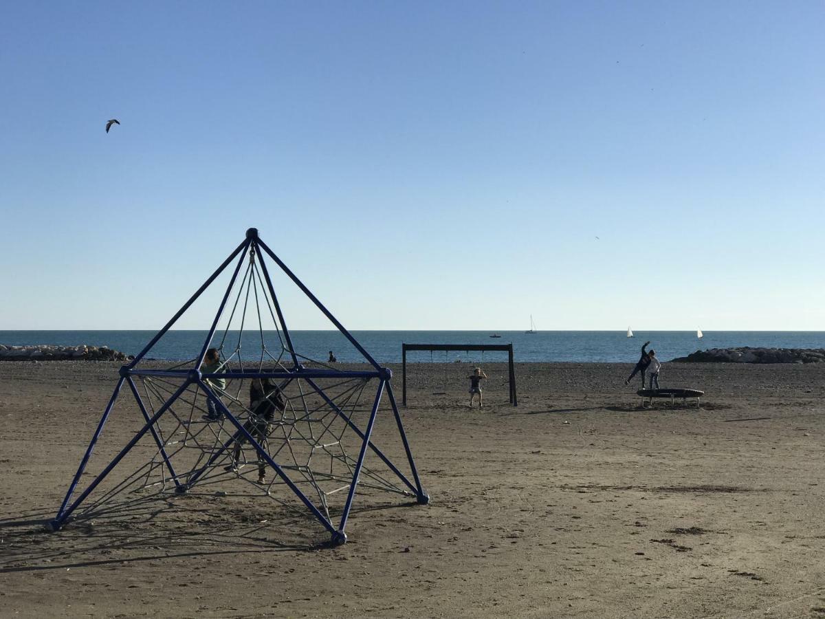 Malaga Beach House, 2 City Bikes, 2 Children'S Bikes, Wifi, Big Terrace, Bbq, Family, Childfriendly Dış mekan fotoğraf